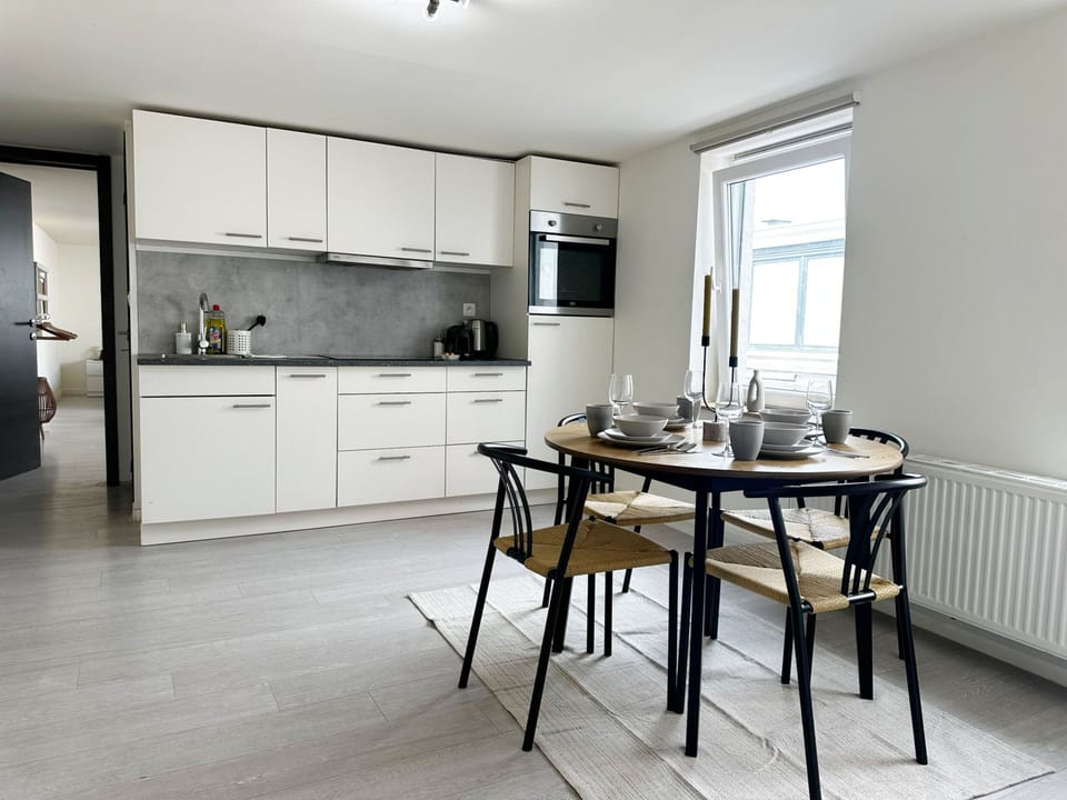 Basic Apartment | Private kitchen | Fridge, microwave, oven, stovetop