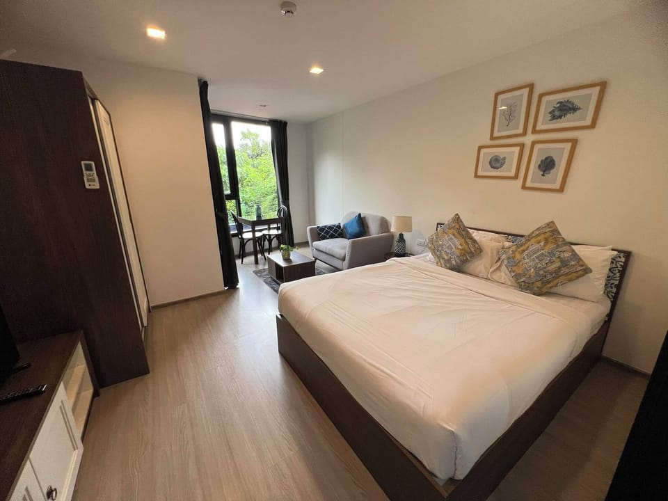 Comfort Studio, Kitchenette, Garden View | Interior