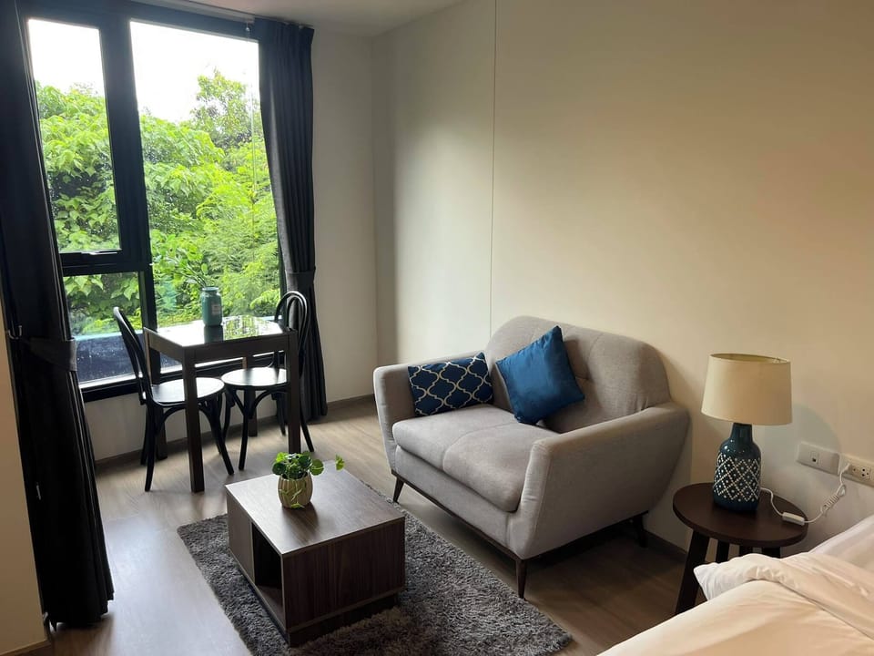 Comfort Studio, Kitchenette, Garden View | Living area