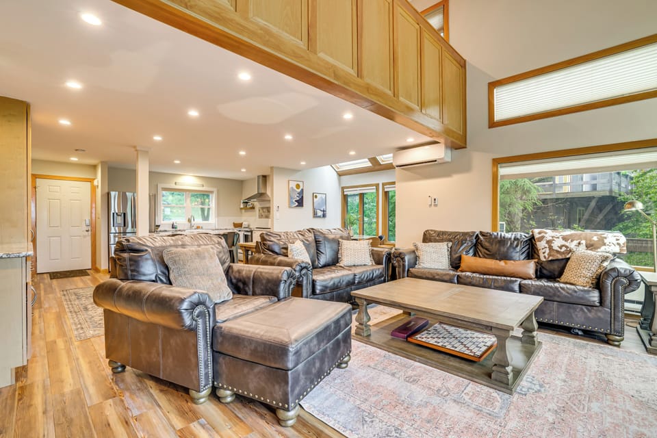 Living Room | Main Level