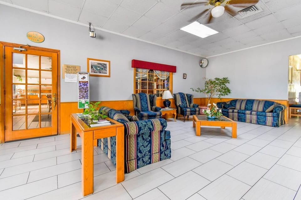 Entrance / Reception