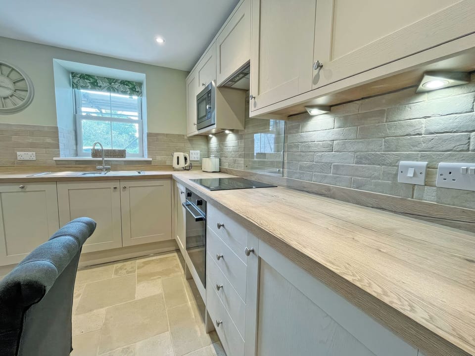 Kitchen area | Coachman&rsquo;s Cottage, St Austell - Pentewan