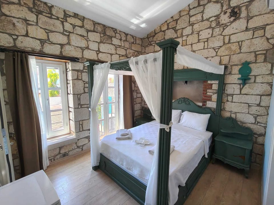 Deluxe Room, Courtyard View | WiFi (free)