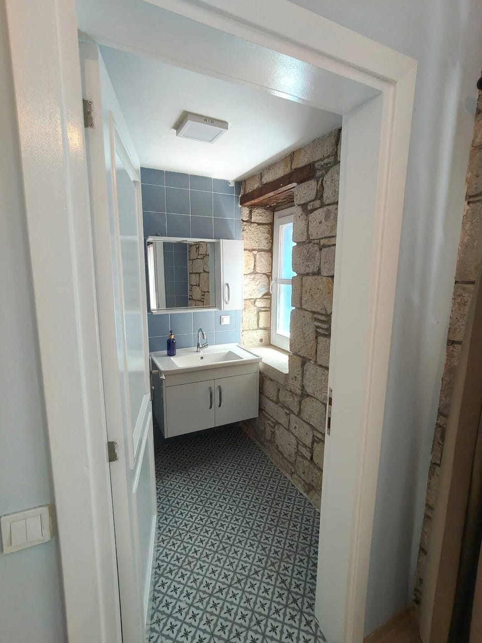 Classic Room, Garden View | Bathroom | Shower, hair dryer, towels, soap