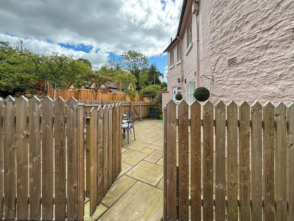 Outdoor | East Cottage, Church Stretton