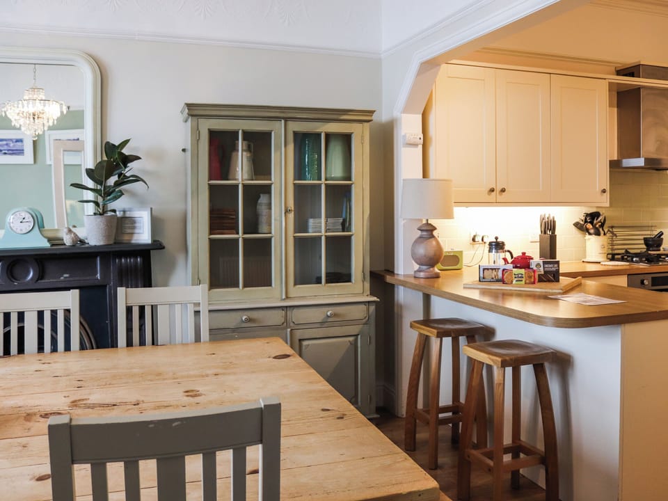 Kitchen | Bay View - QH Cottages, Criccieth