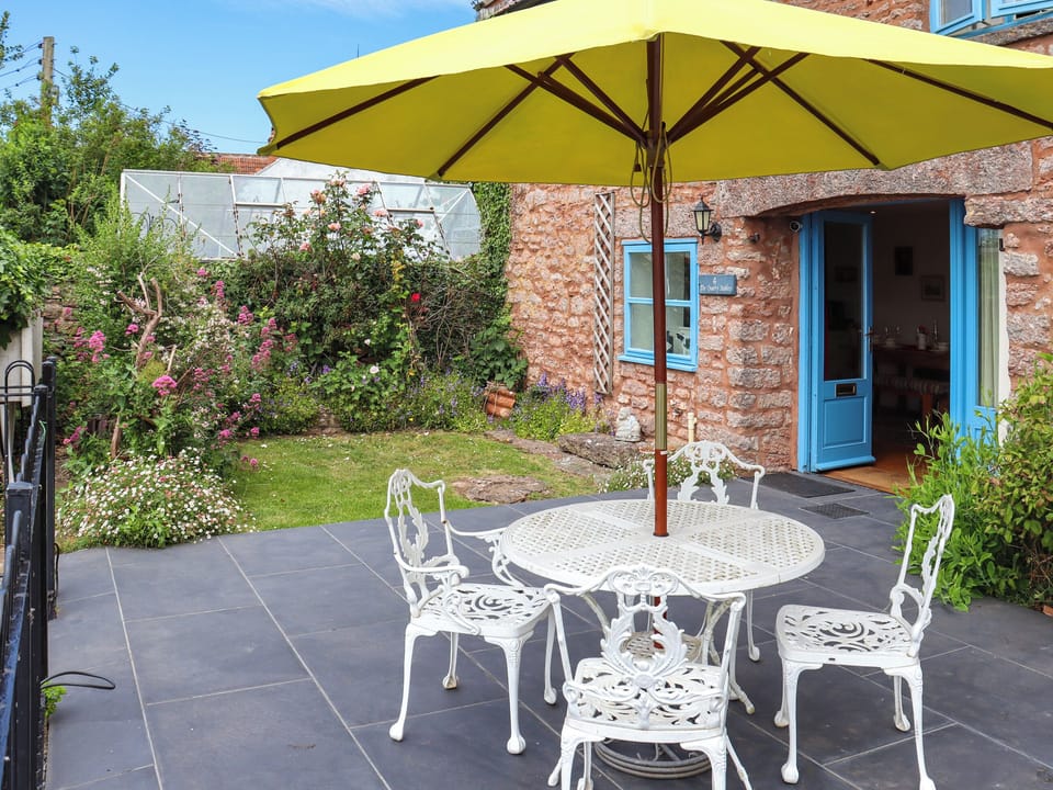 Sitting-out-area | The Quarry Stables, Cheddar