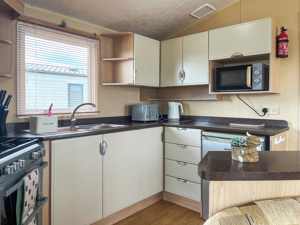 Kitchen | Valley View - Forest View, Oakmere, Near Northwich
