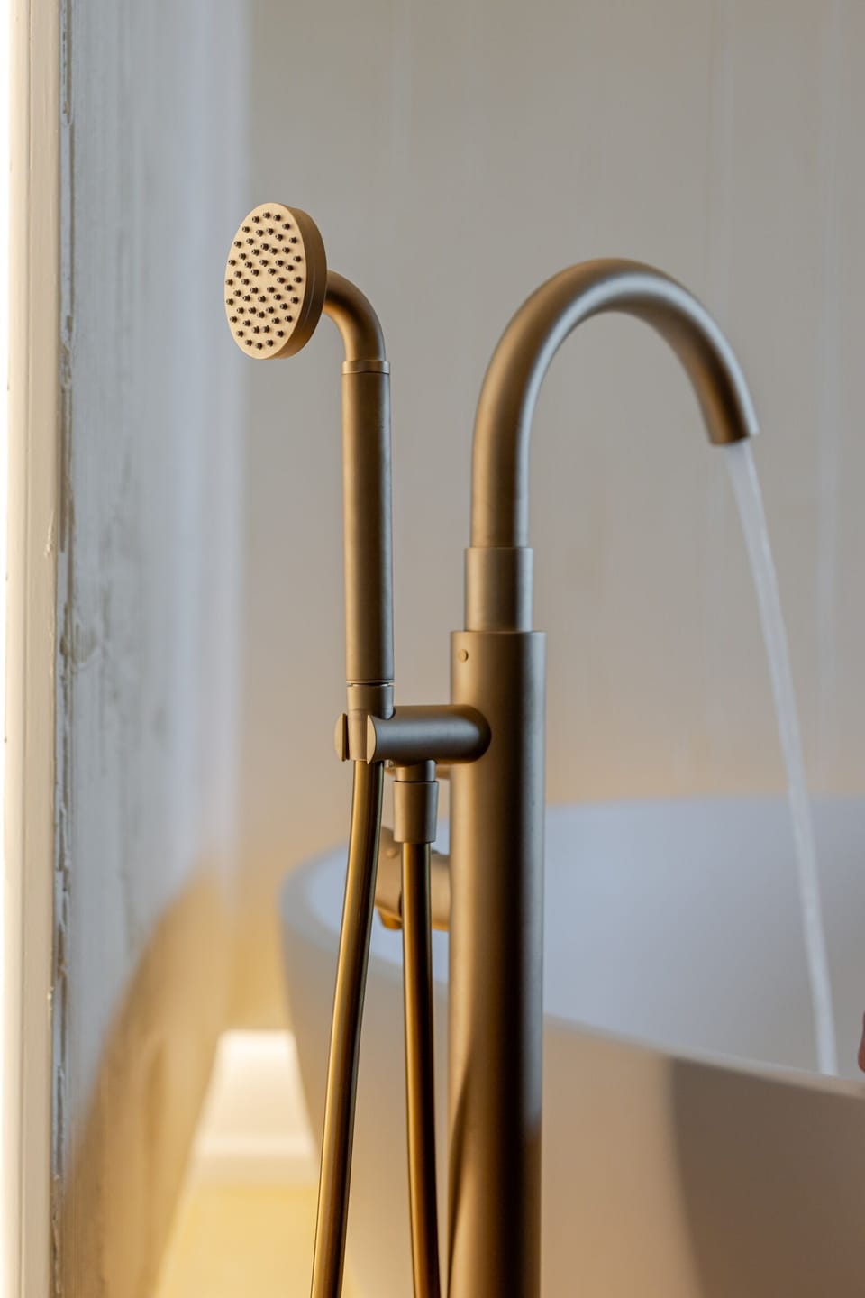 Hand-held showerhead