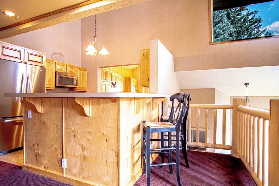 Kitchen Breakfast Bar