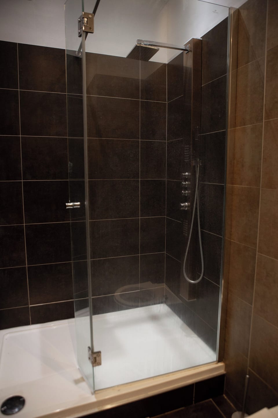 Central 3 Bedroom Nottingham Penthouse Parking Apartment in Nottingham