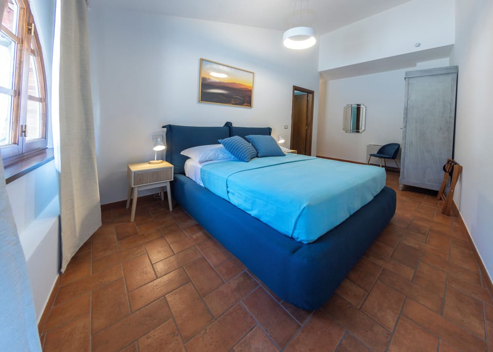 Romantic Double Room | Premium bedding, pillowtop beds, WiFi (free), bed sheets