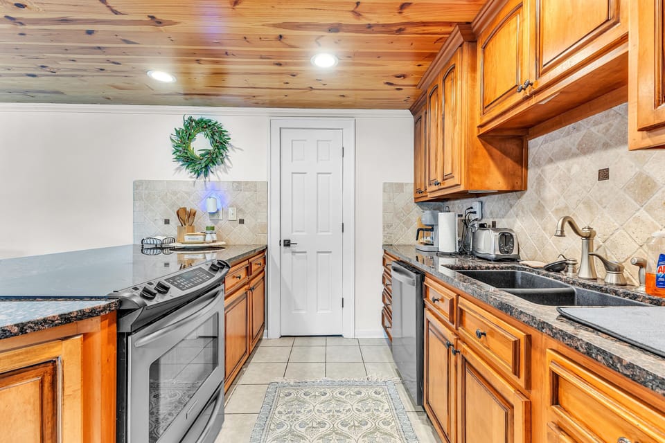 Lower kitchen