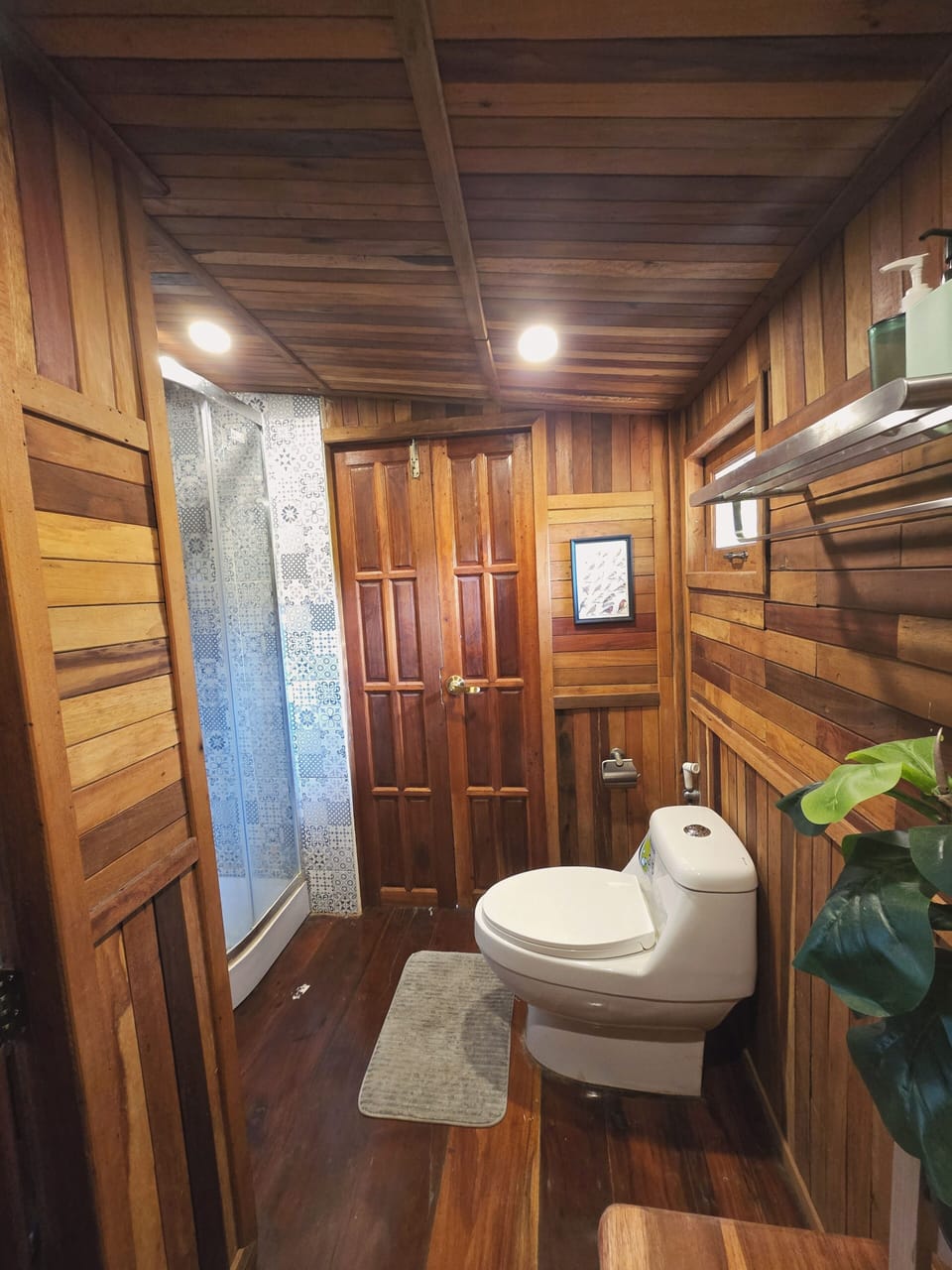 Tree House, Non Smoking, Mountain View | Bathroom | Towels, soap, shampoo, toilet paper