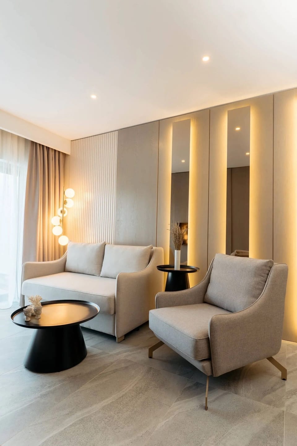 Deluxe Double Room, Balcony, Pool View | Interior