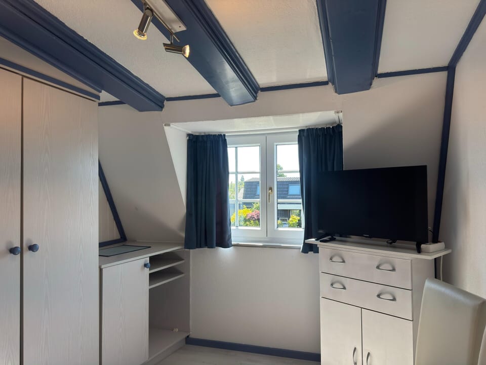 House | 2 bedrooms, individually furnished