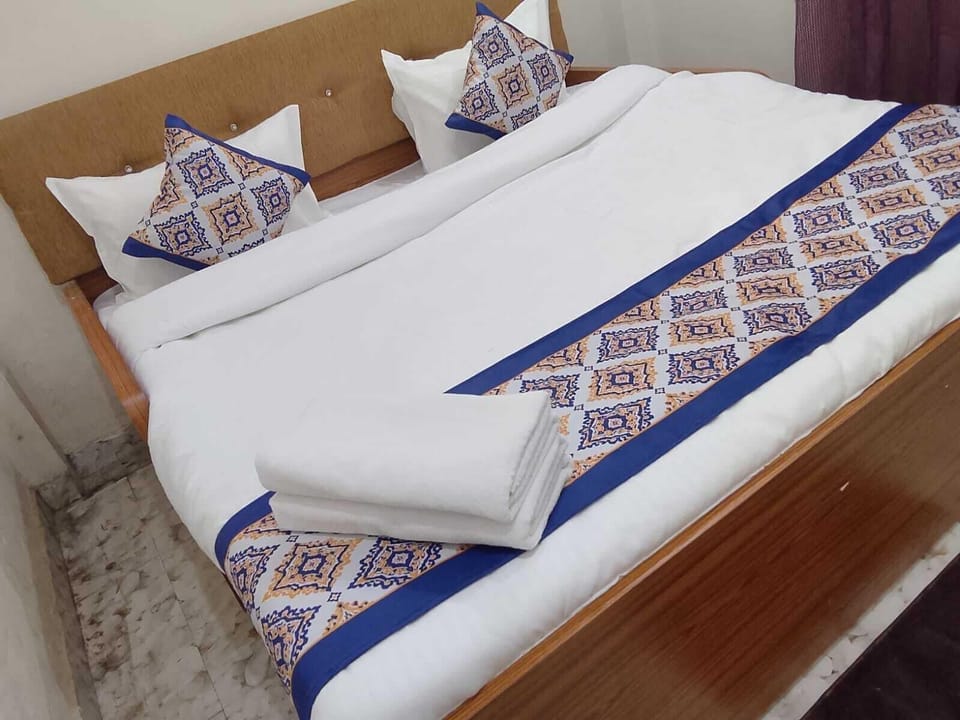 Deluxe Room | Desk, WiFi (free)