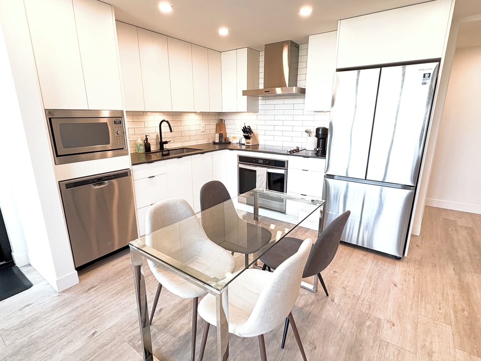 Complete kitchen to service all of your cooking and dining needs.
