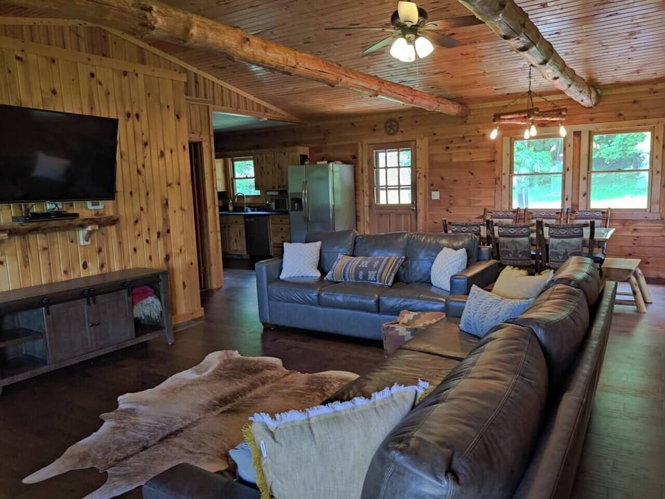 Open Floor Plan with plenty of seating.