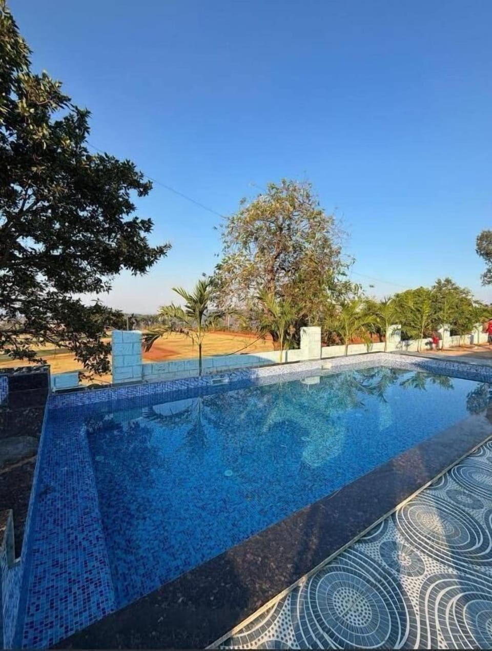 5 outdoor pools