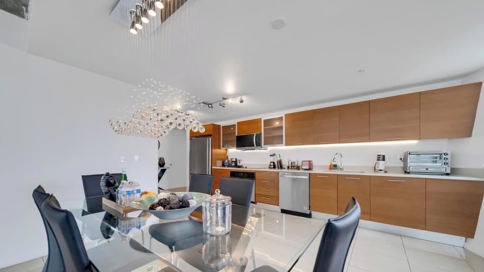 Condo, Balcony, City View | Dining