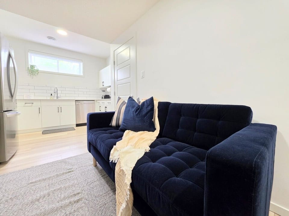 Lower Suite Open Concept Living w/Laundry