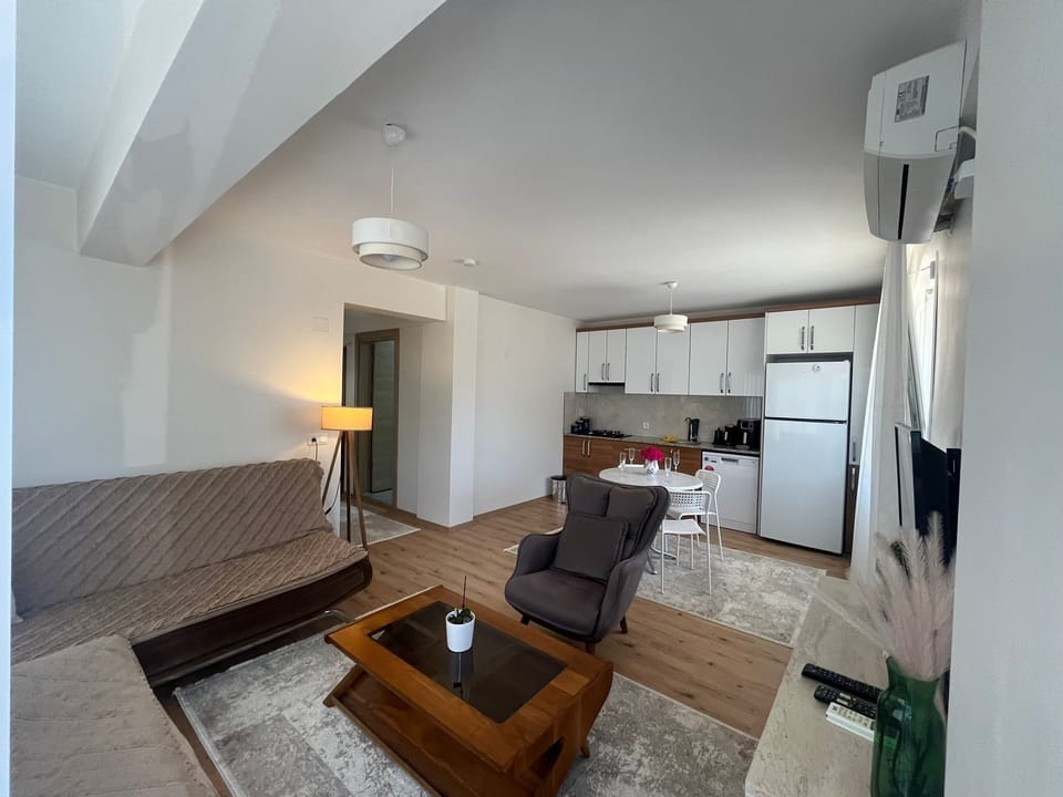 Family House, Garden View | Living area