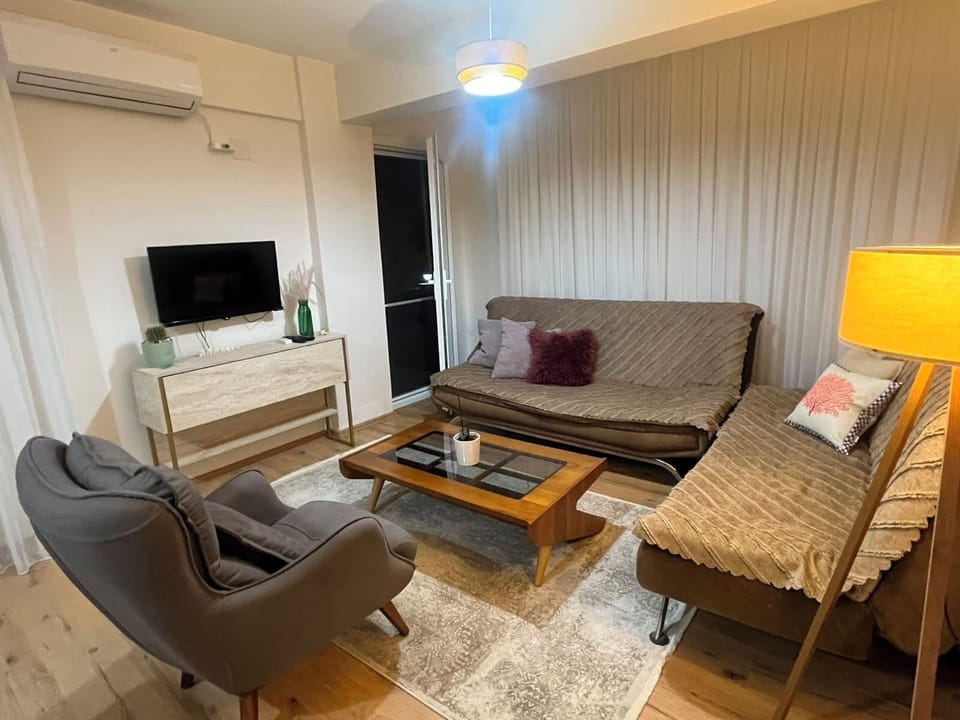 Family House, Garden View | Living area