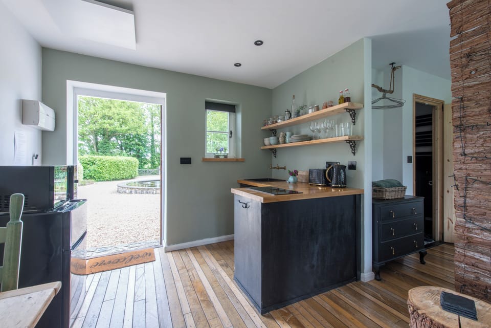 Standard Cottage, Patio, Garden View | Private kitchen
