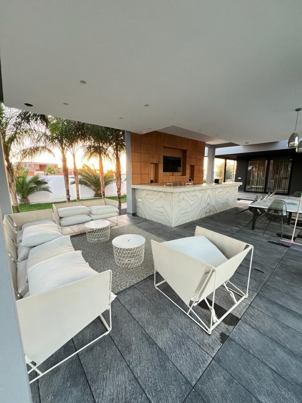 Outdoor dining