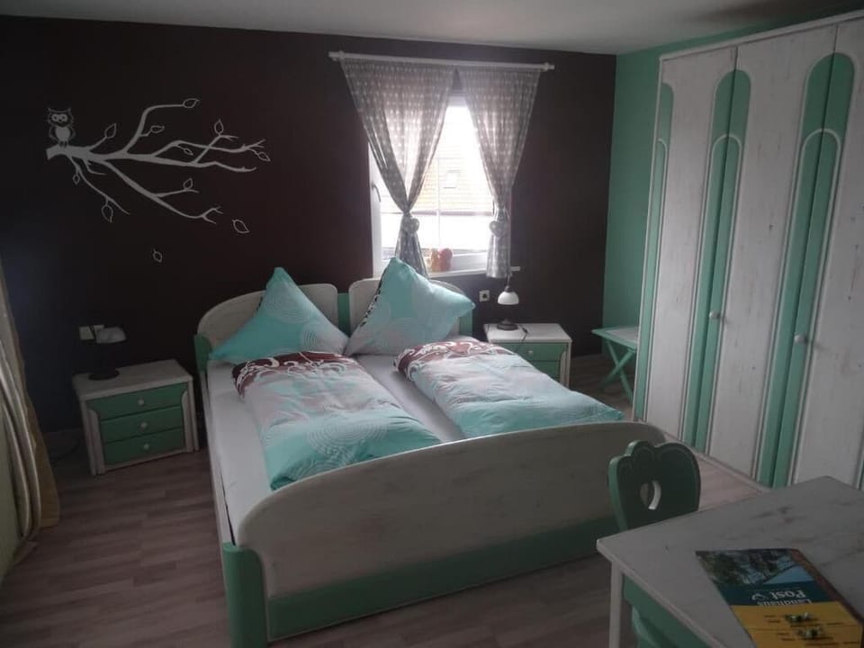 Double Room | Desk, iron/ironing board (on request), WiFi (free)