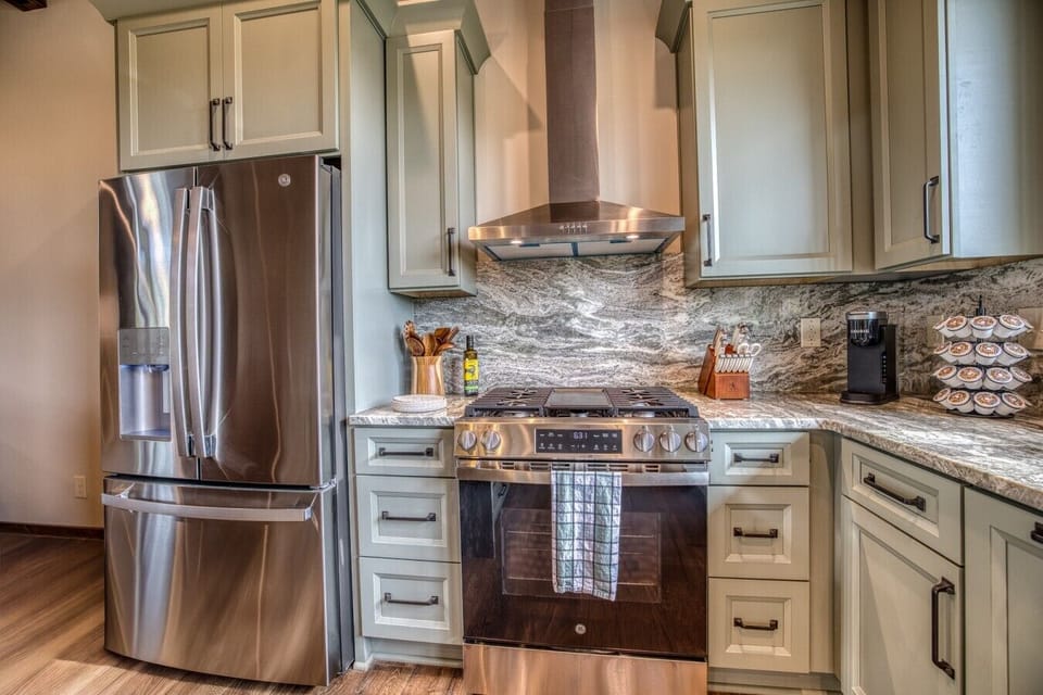 Fully Stocked Kitchen w/ Gas Range