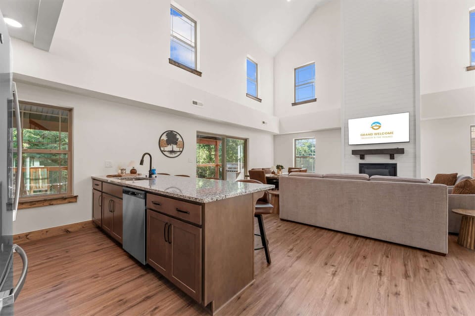 House, Multiple Beds, Mountain View (113 Lumberjack Loop) | Interior