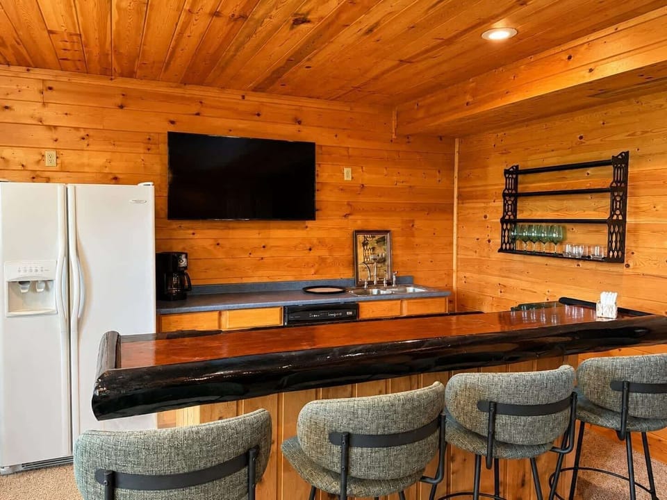 House, Multiple Beds (Hollow Tree Lodge) | Private kitchen