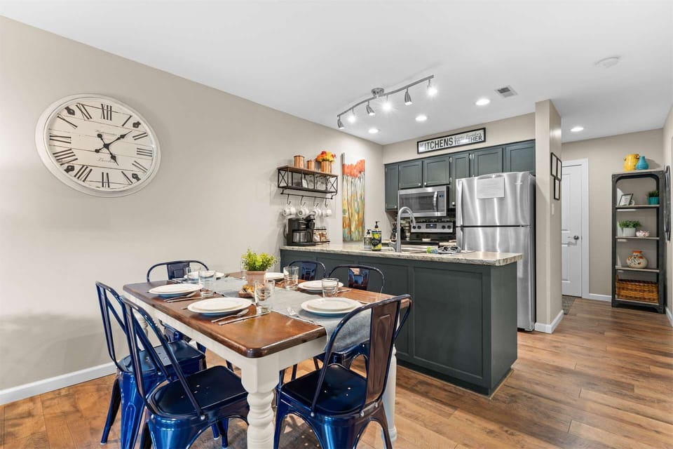 Condo, Multiple Beds, Mountain View (437 Notch Ln 7) | Dining
