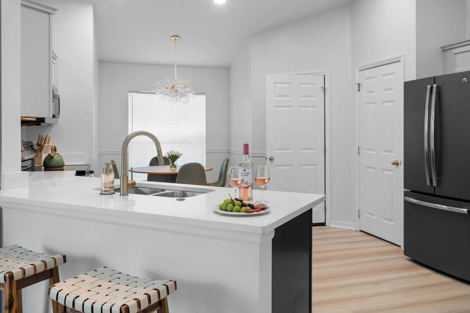 Start your day with coffee at the island and end it with laughter around the table. This stylish kitchen is designed for creating unforgettable moments with the people you love most. ☕🍽️