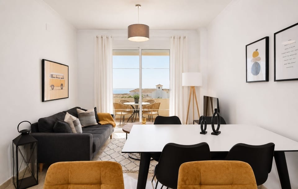 Living area & dining