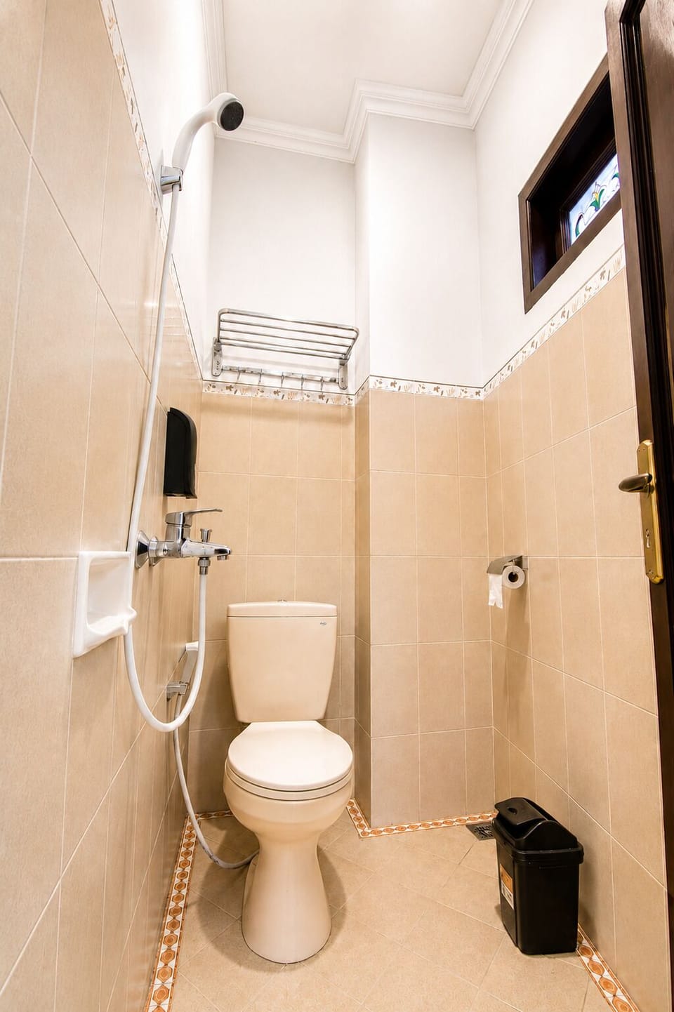 Shower, towels, soap, shampoo