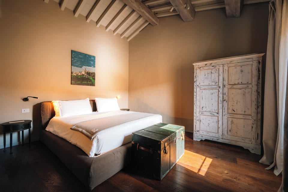 Junior Suite | In-room safe, desk, soundproofing, iron/ironing board