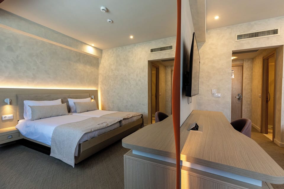Classic Twin Room, City View | WiFi (free)