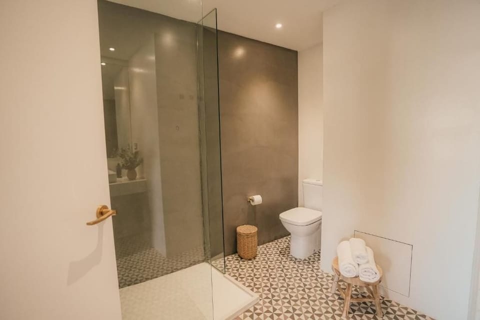 Family Room, City View | Bathroom