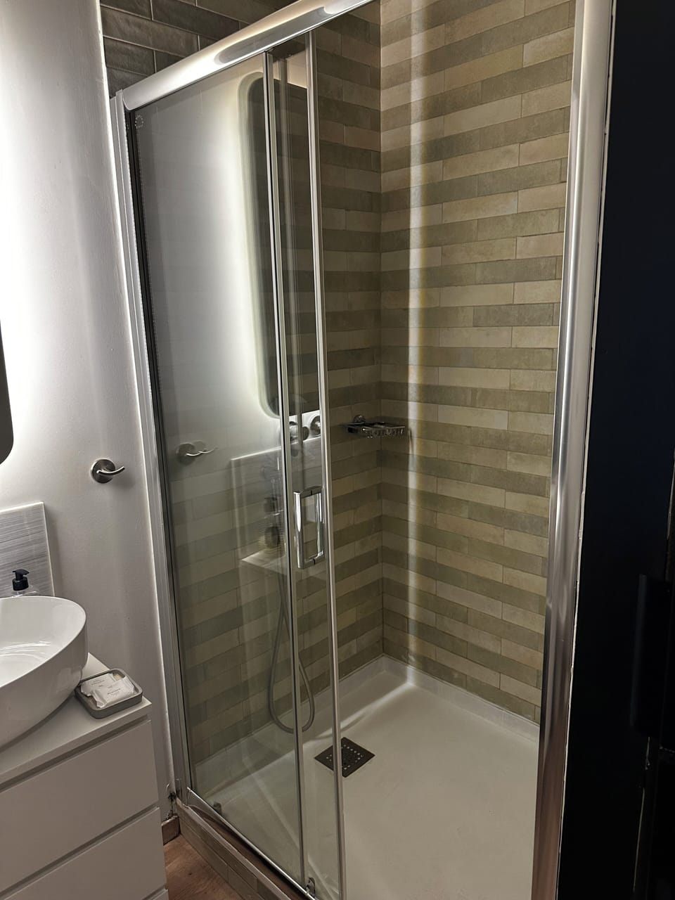 Comfort Room, City View | Bathroom | Slippers