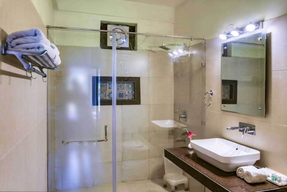 Shower, towels