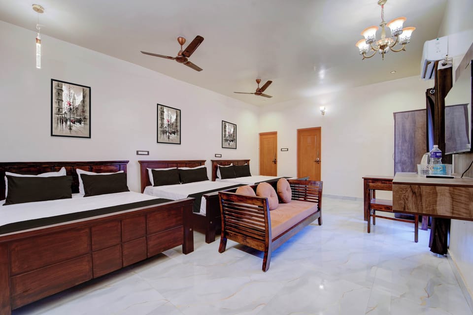 Desk, WiFi (free), bed sheets