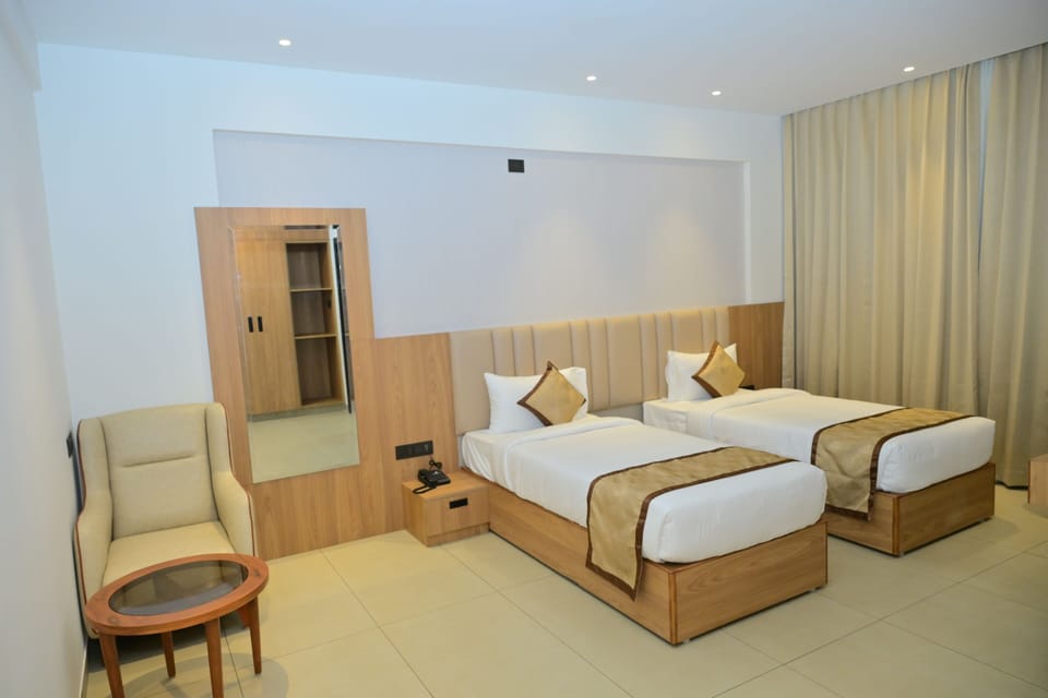 Desk, laptop workspace, WiFi (free), bed sheets
