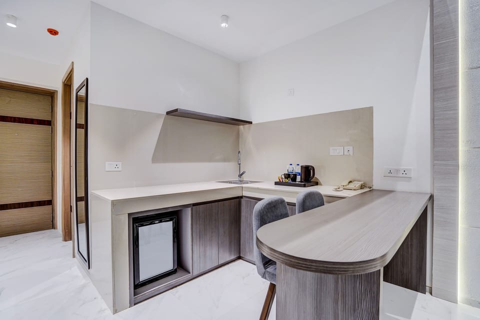 Premium Duplex, Balcony | Private kitchen | Electric kettle
