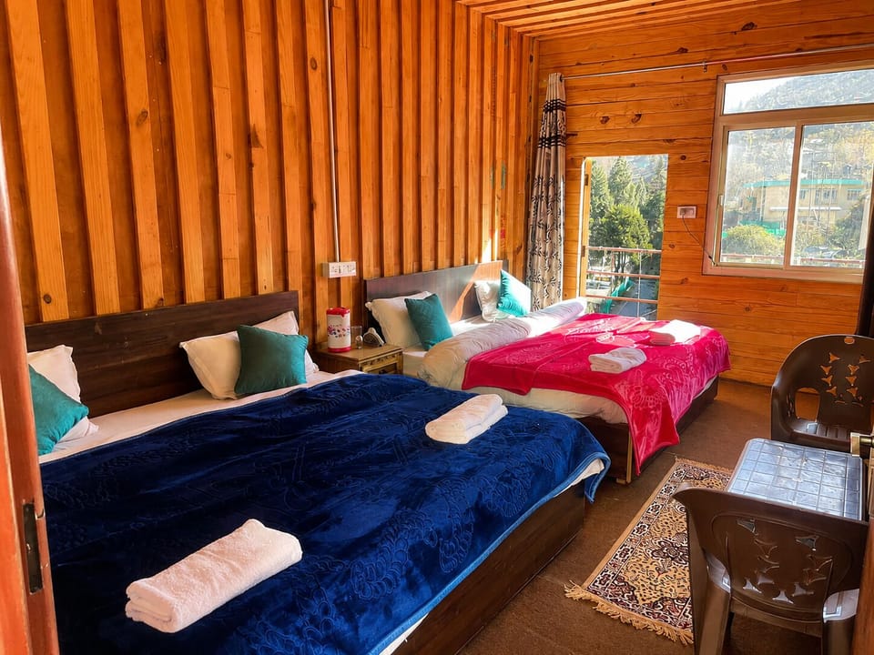 Superior Quadruple Room, Balcony, Garden View | WiFi (free), bed sheets