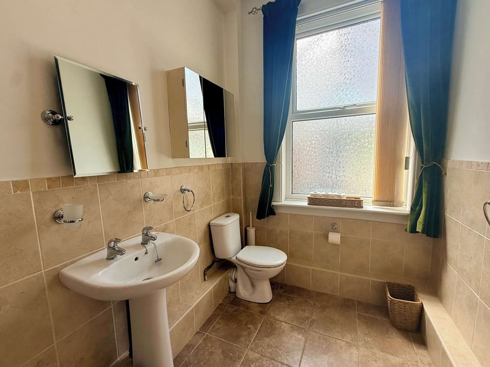 Large family bathroom