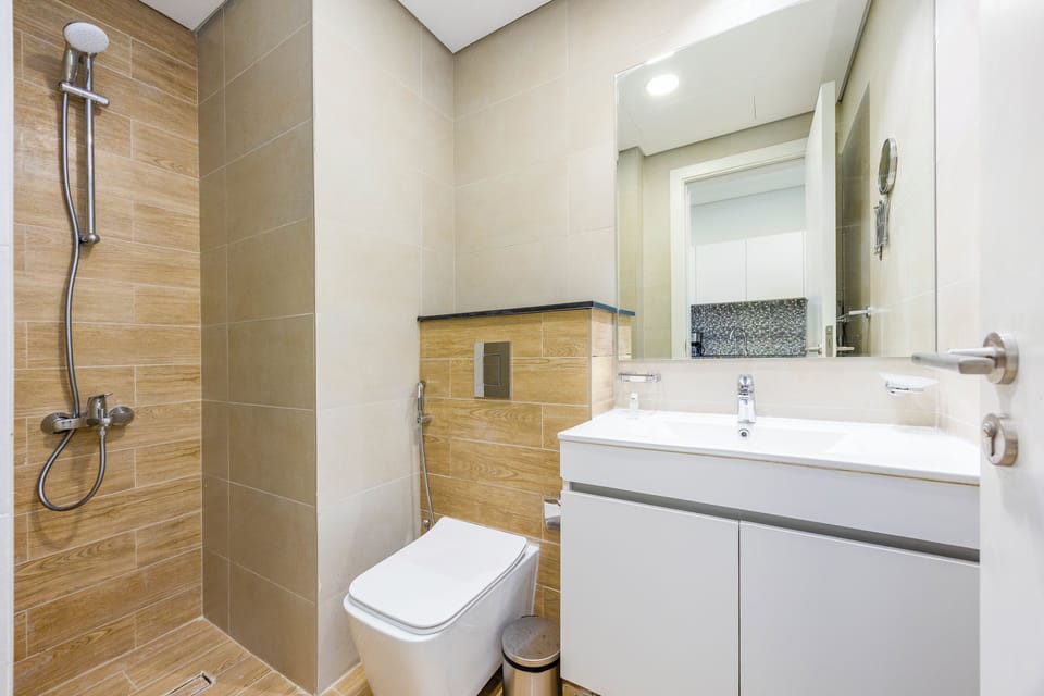 Apartment, Balcony | Bathroom