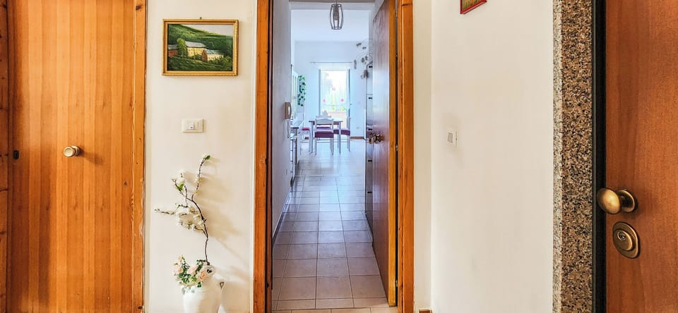 Apartment, 1 Bedroom, Balcony, City View | Interior